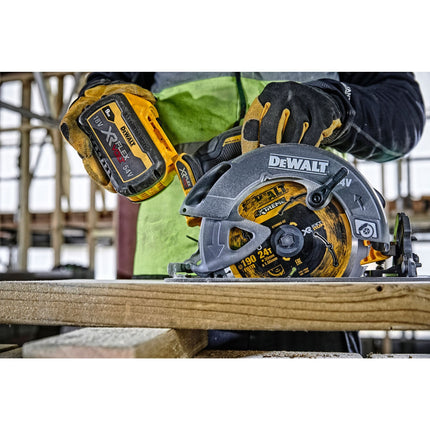 DeWALT DCS 578 X2T Akku Kreissaege 54V XR FlexVolt 190 mm Brushless 2x Akku 9 0 Ah Ladegeraet TSTAK 4 - toolbrothers